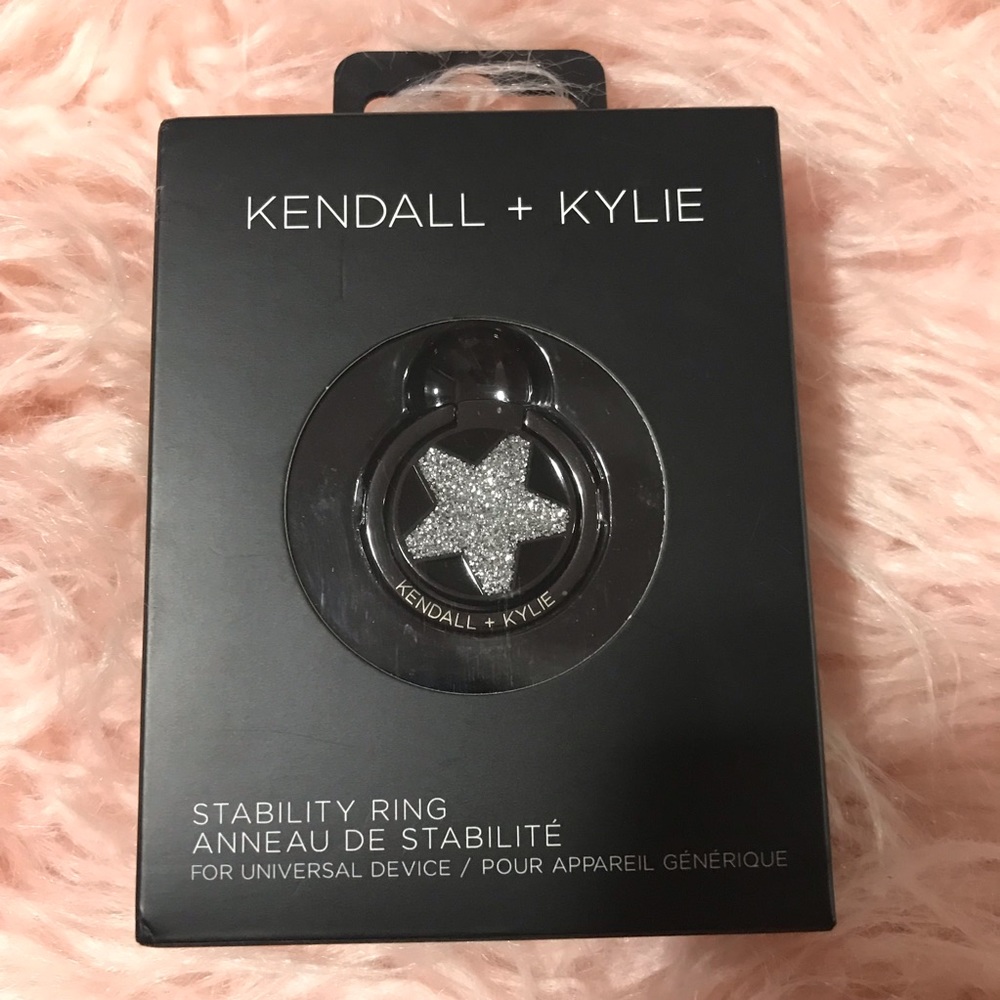 Kendall and Kylie ring holder